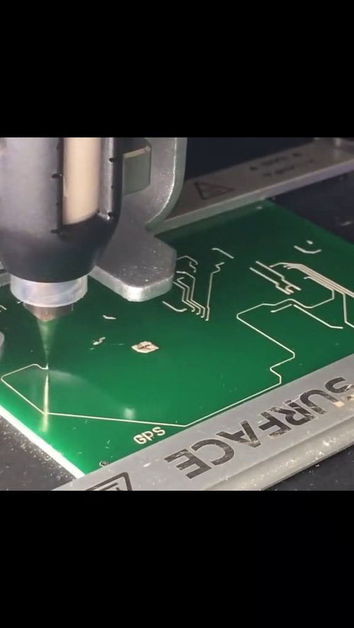 別看設備很小巧,這可是好科技產品,一臺就要30萬